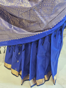 Silk Kanjivaram Saree  Light Gold Jari Butti Pattern with Karvati Border & Brocade Pallu