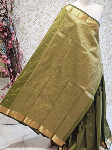Silk Kanjivaram Saree  Light Gold Jari Butti Pattern with Karvati Border & Brocade Pallu
