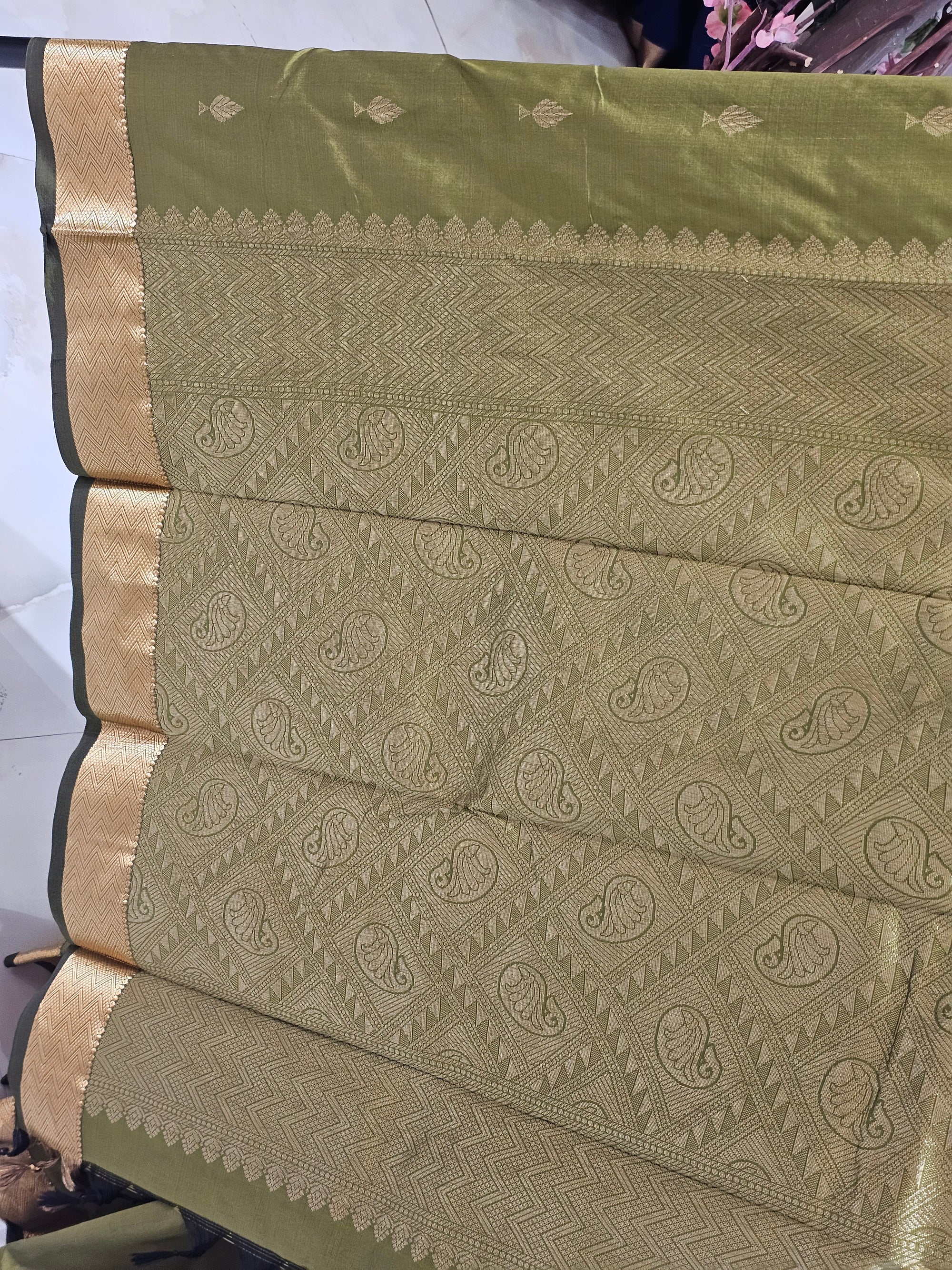 Silk Kanjivaram Saree  Light Gold Jari Butti Pattern with Karvati Border & Brocade Pallu