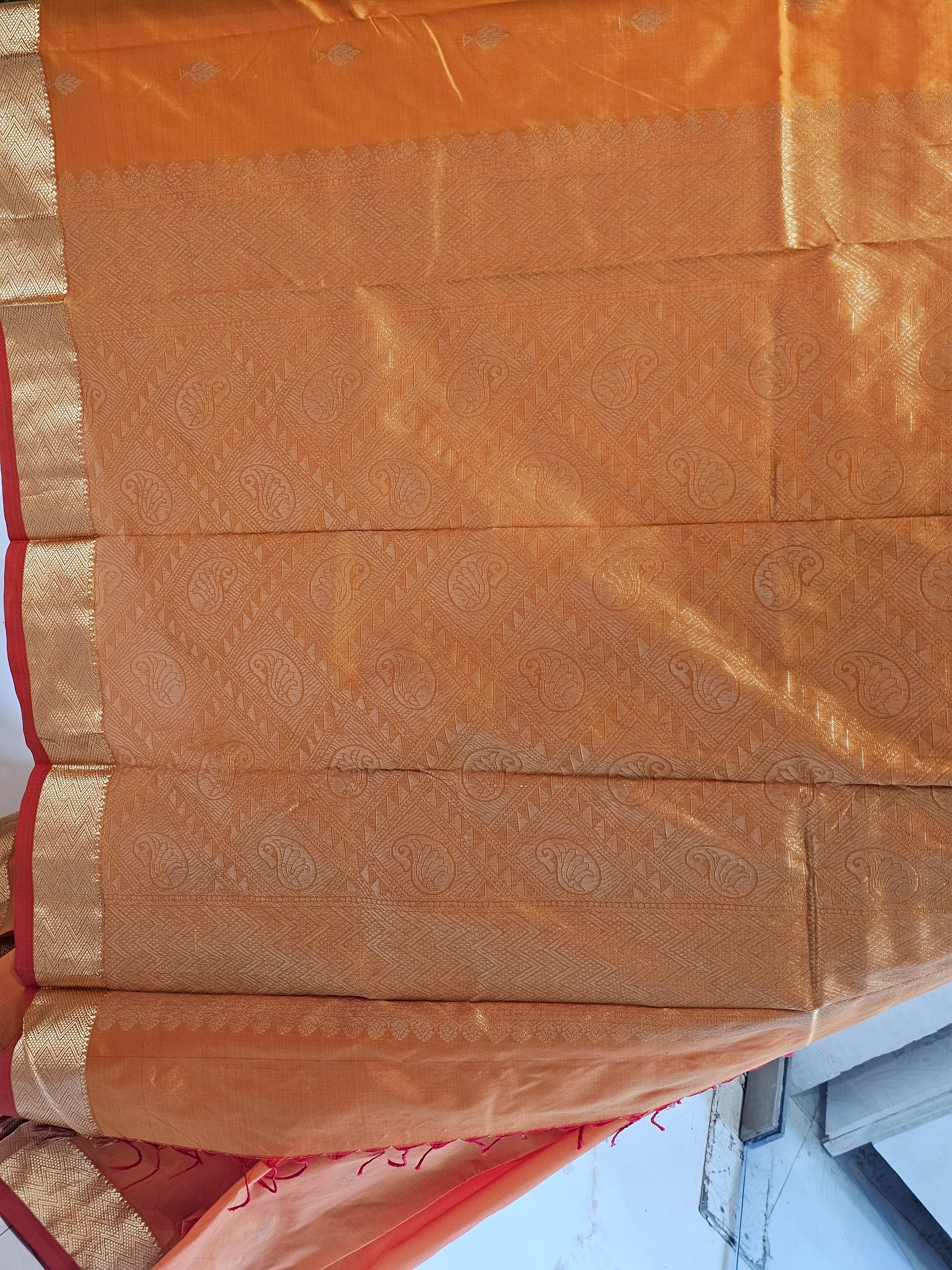 Silk Kanjivaram Saree  Light Gold Jari Butti Pattern with Karvati Border & Brocade Pallu