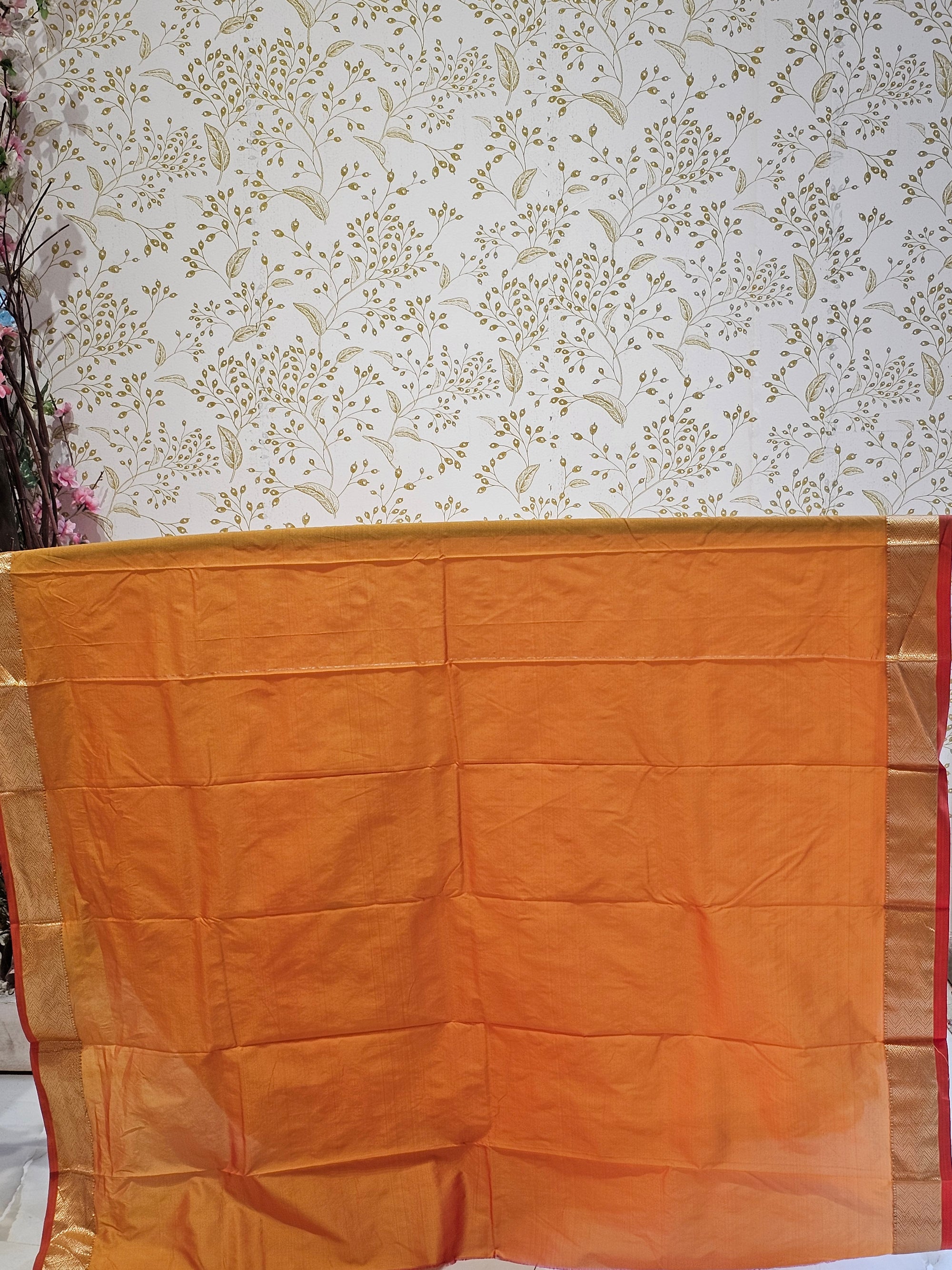 Silk Kanjivaram Saree  Light Gold Jari Butti Pattern with Karvati Border & Brocade Pallu