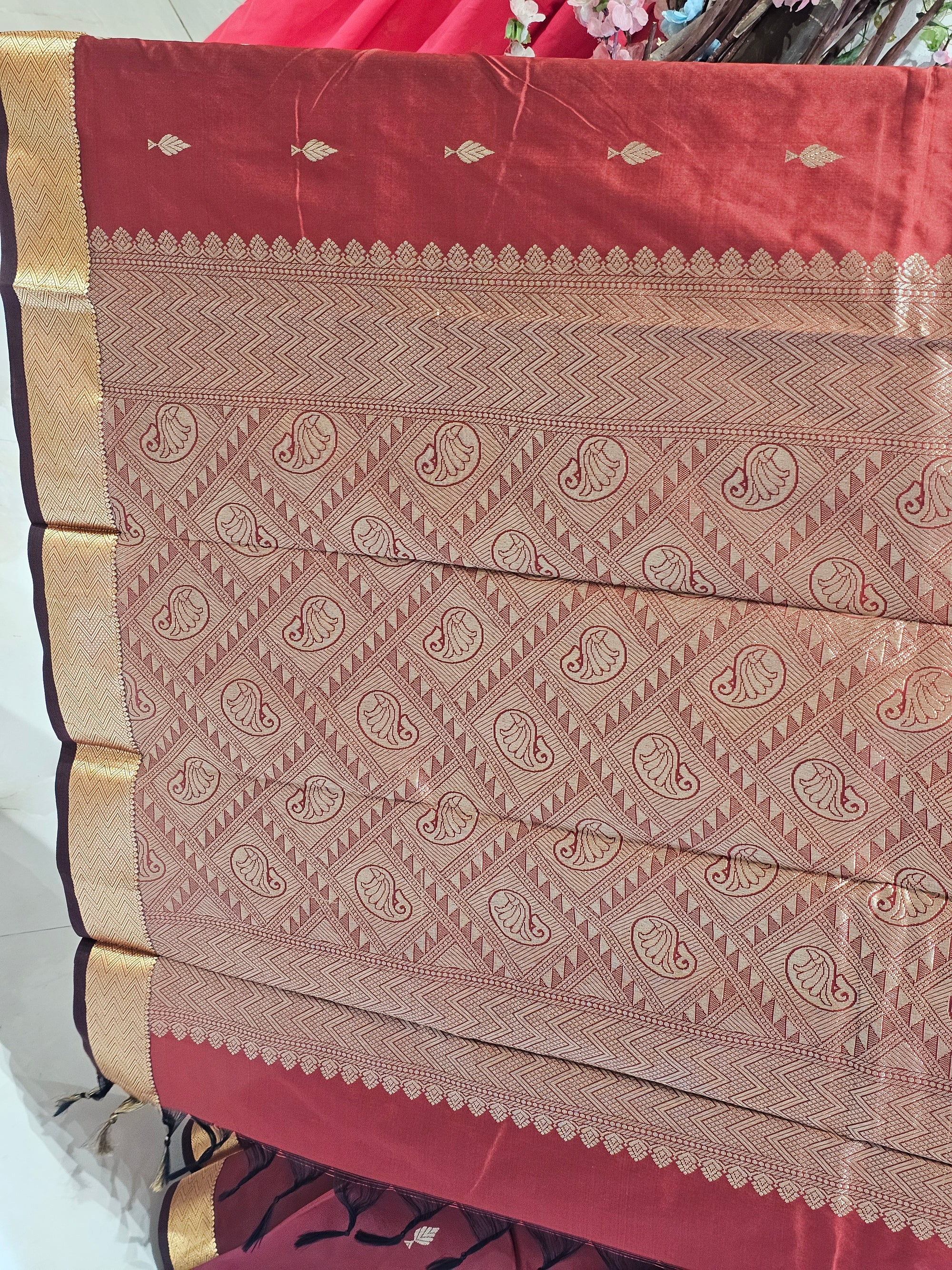 Silk Kanjivaram Saree  Light Gold Jari Butti Pattern with Karvati Border & Brocade Pallu
