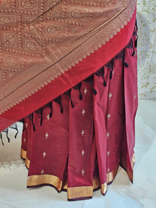 Silk Kanjivaram Saree  Light Gold Jari Butti Pattern with Karvati Border & Brocade Pallu