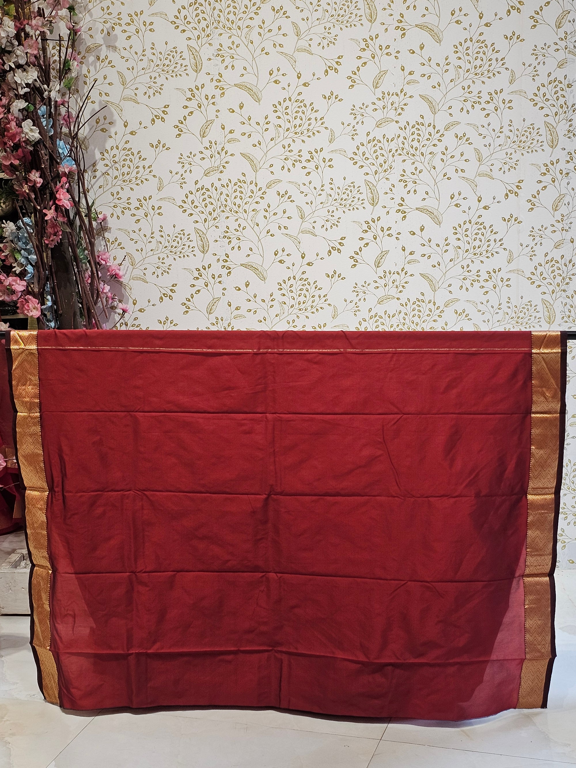 Silk Kanjivaram Saree  Light Gold Jari Butti Pattern with Karvati Border & Brocade Pallu