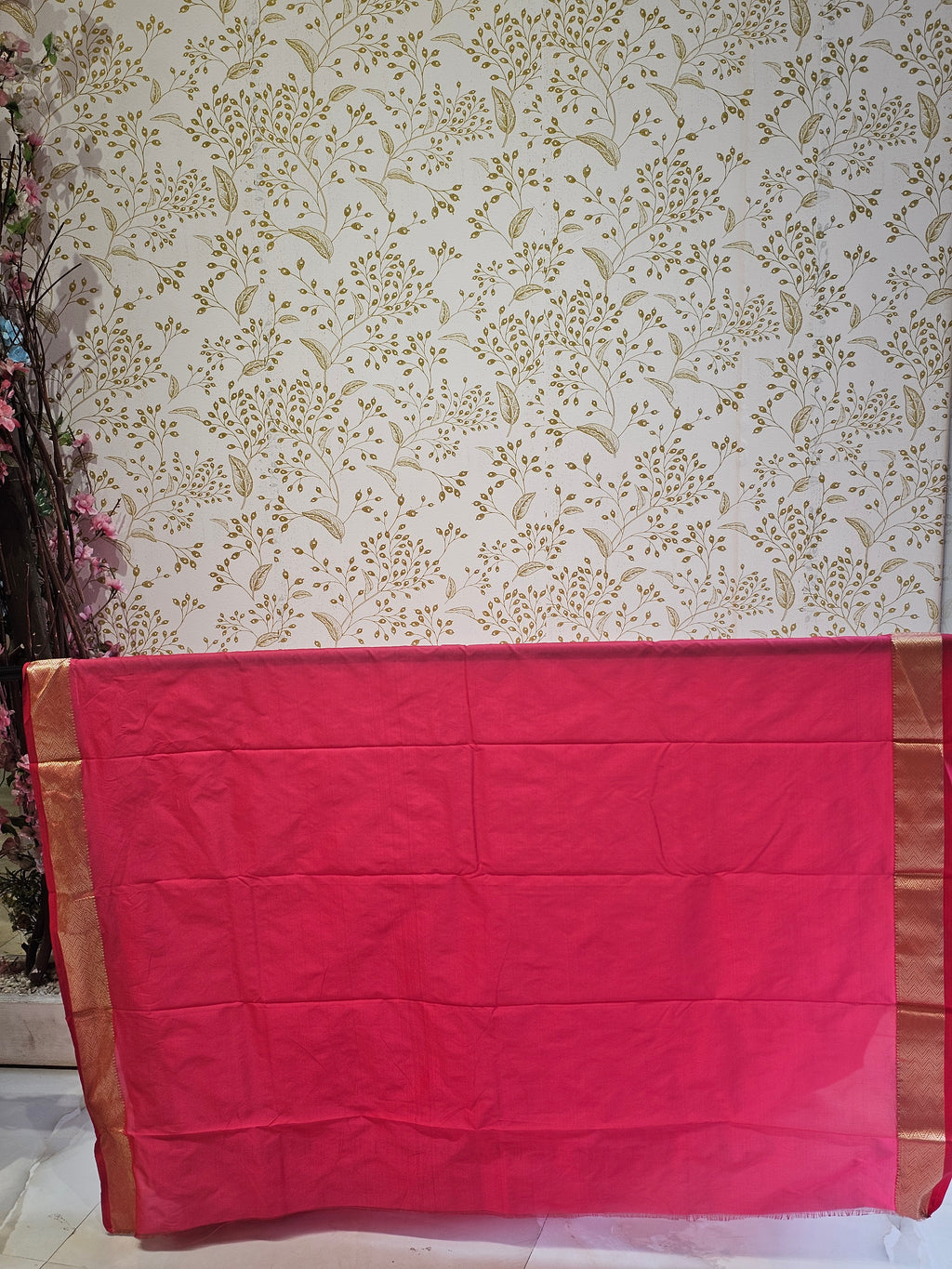 Silk Kanjivaram Saree  Light Gold Jari Butti Pattern with Karvati Border & Brocade Pallu