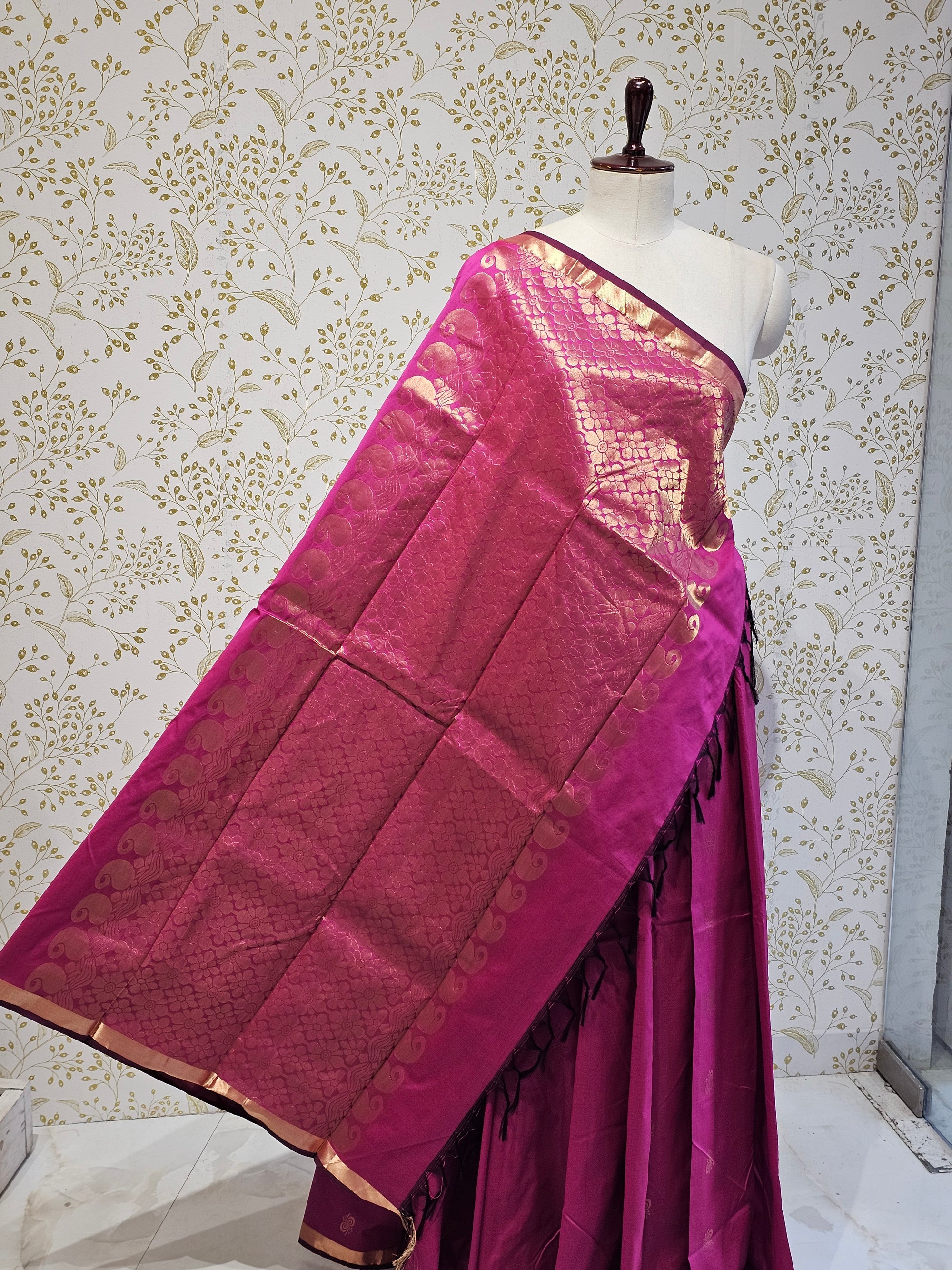 Kanjivaram Silk Saree  Light Gold Jari Butti with Small Border & Brocade Pallu