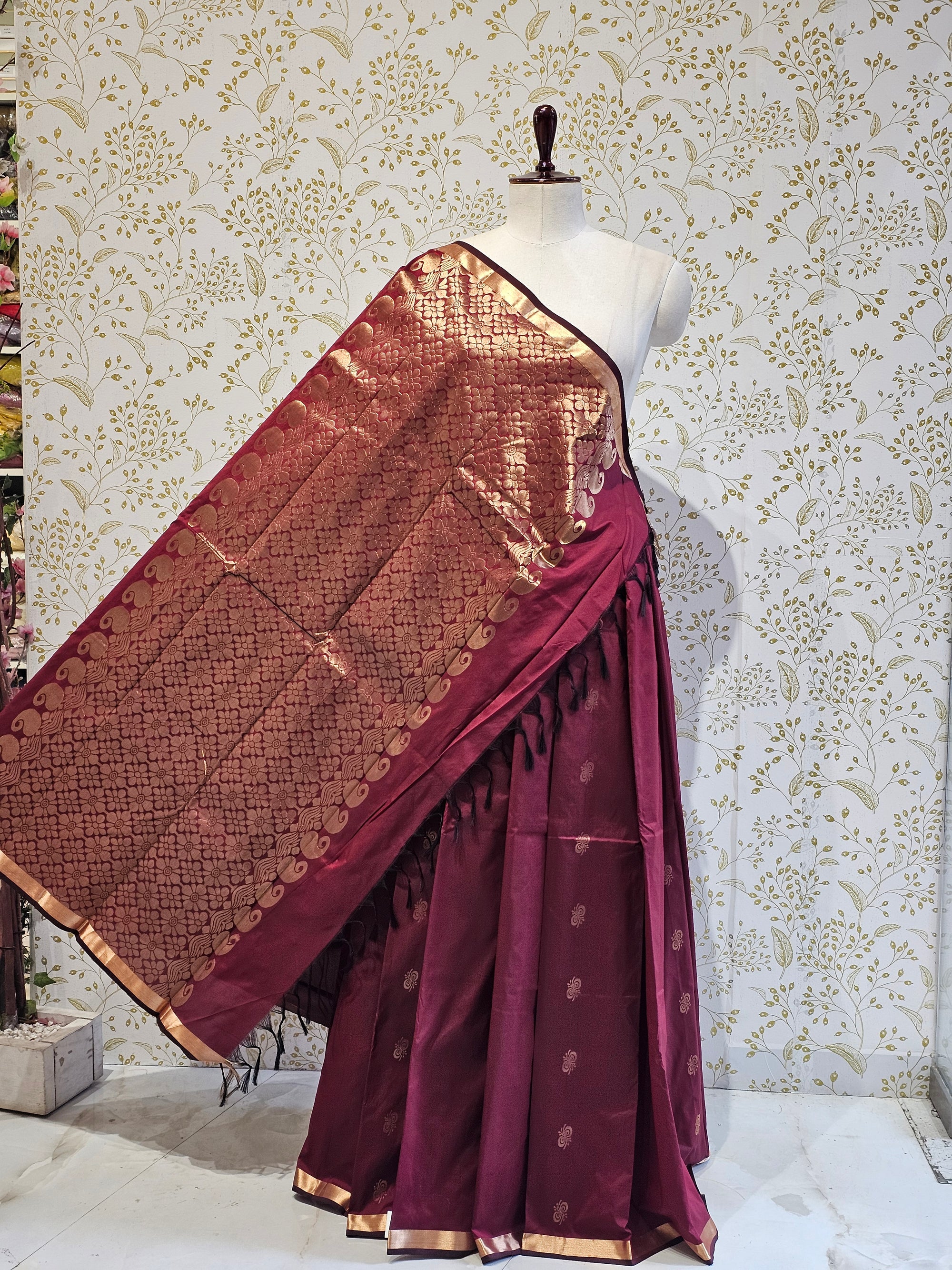 Kanjivaram Silk Saree  Light Gold Jari Butti with Small Border & Brocade Pallu