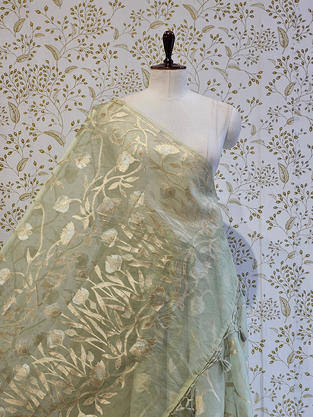 Banarasi Tissue Organza Saree  All-Over Zari Jaal with Minimal Border & Floral Pallu