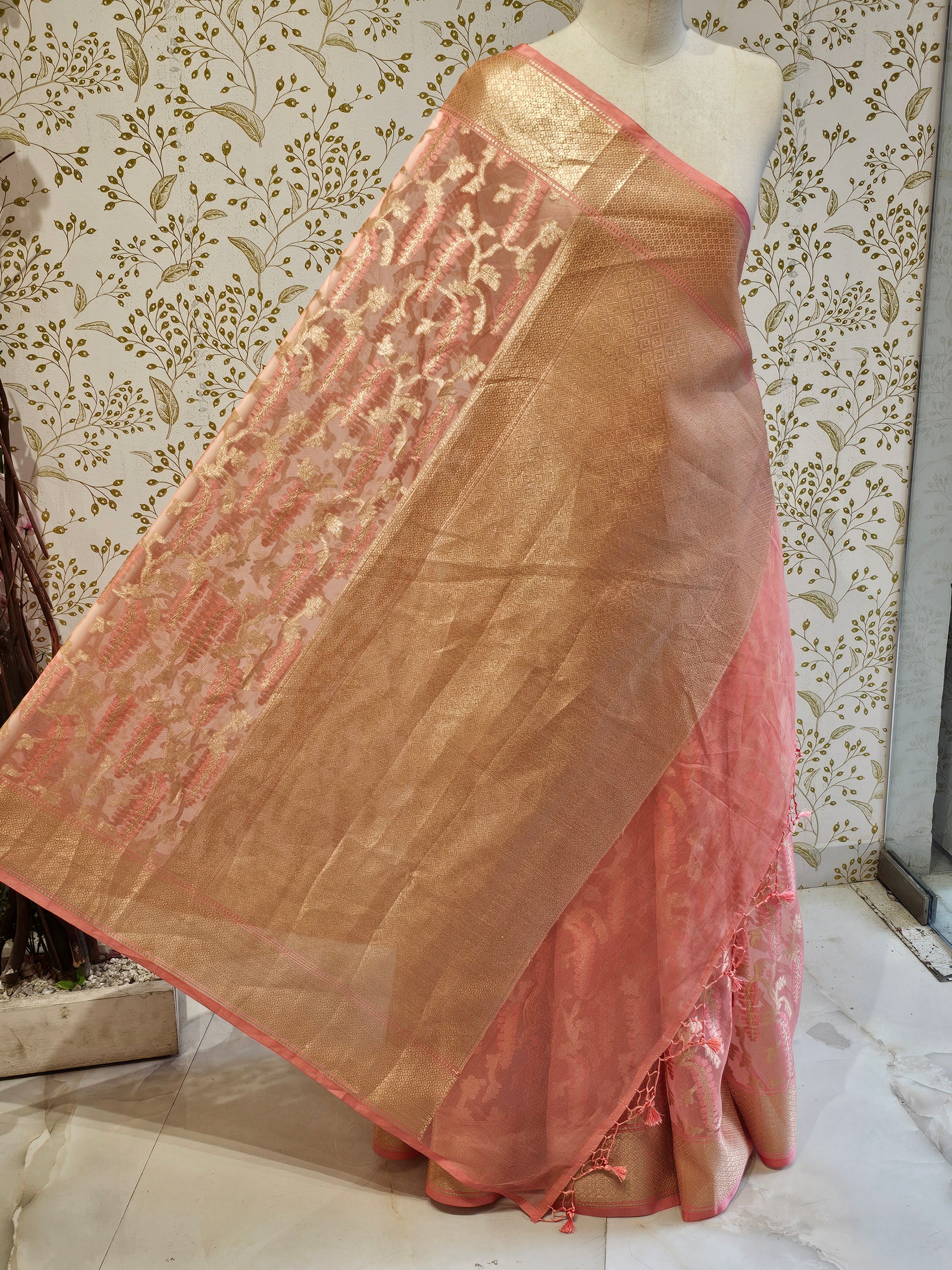 Banarasi Tissue Organza Saree  Minimalistic Floral Motifs & Soft Gold Zari Border