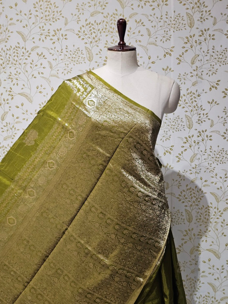 Dola Silk Saree Silver Golden Jari Floral Butti with Designer Lining Pallu
