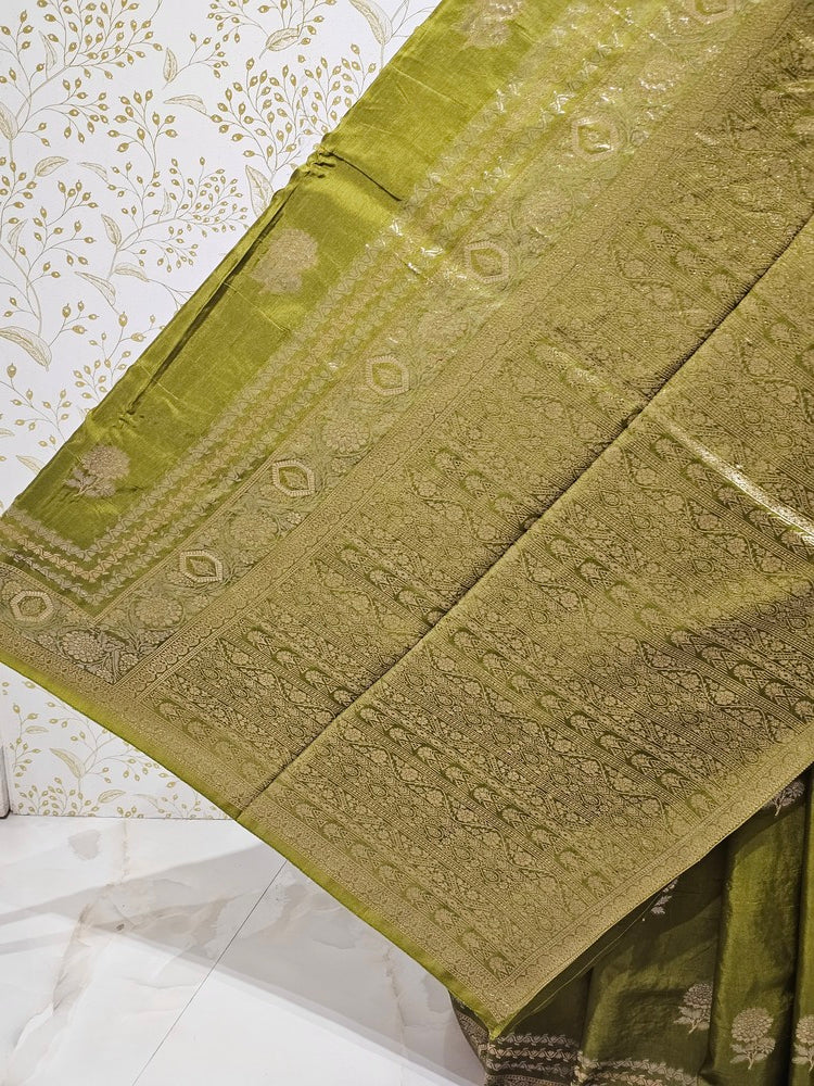 Dola Silk Saree Silver Golden Jari Floral Butti with Designer Lining Pallu