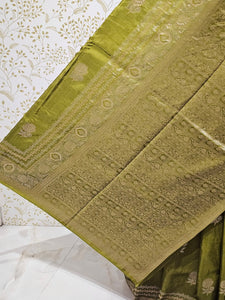 Dola Silk Saree Silver Golden Jari Floral Butti with Designer Lining Pallu