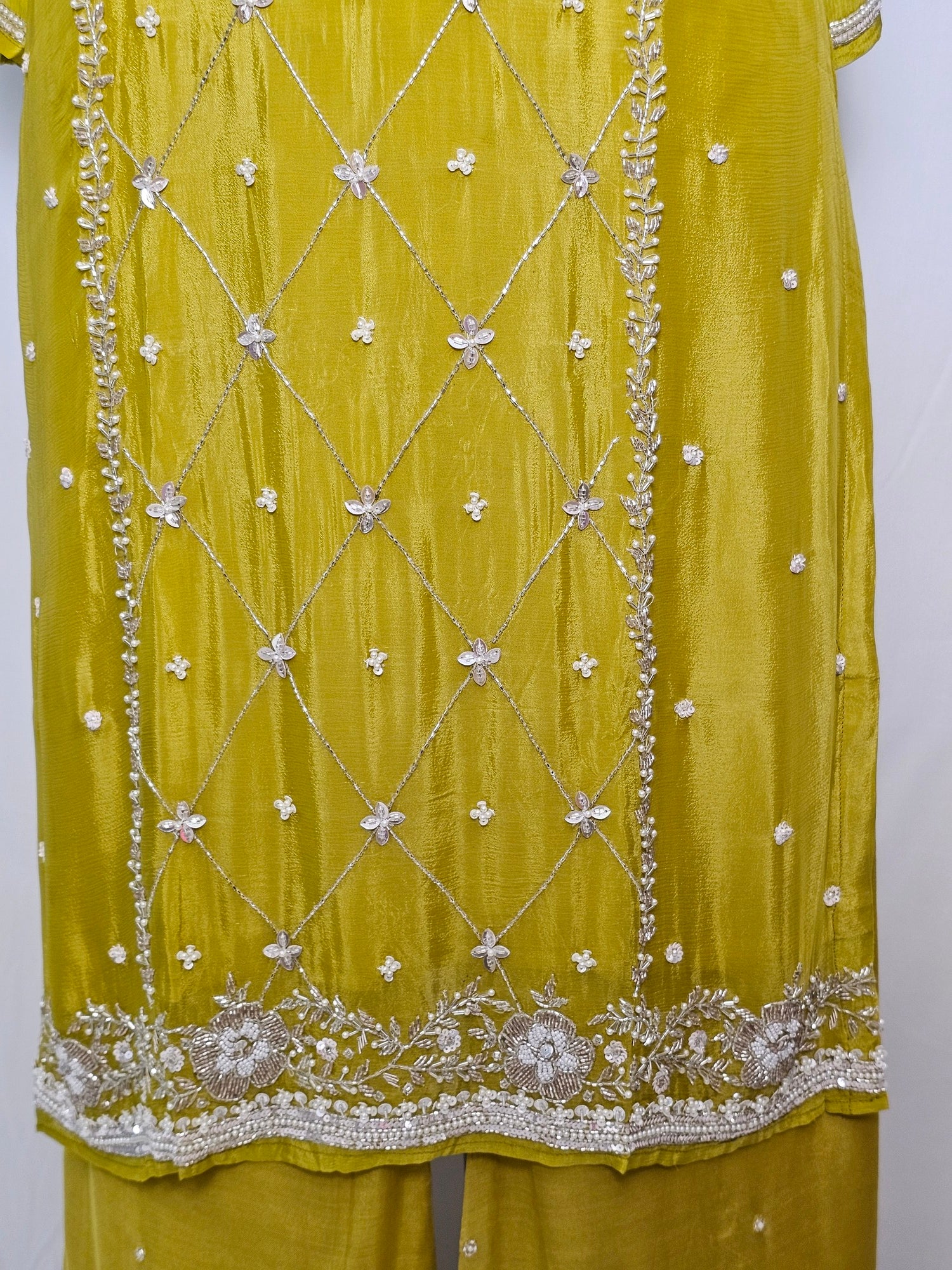 Chiffon Kurta Set with Cutdana & Pearl Handwork