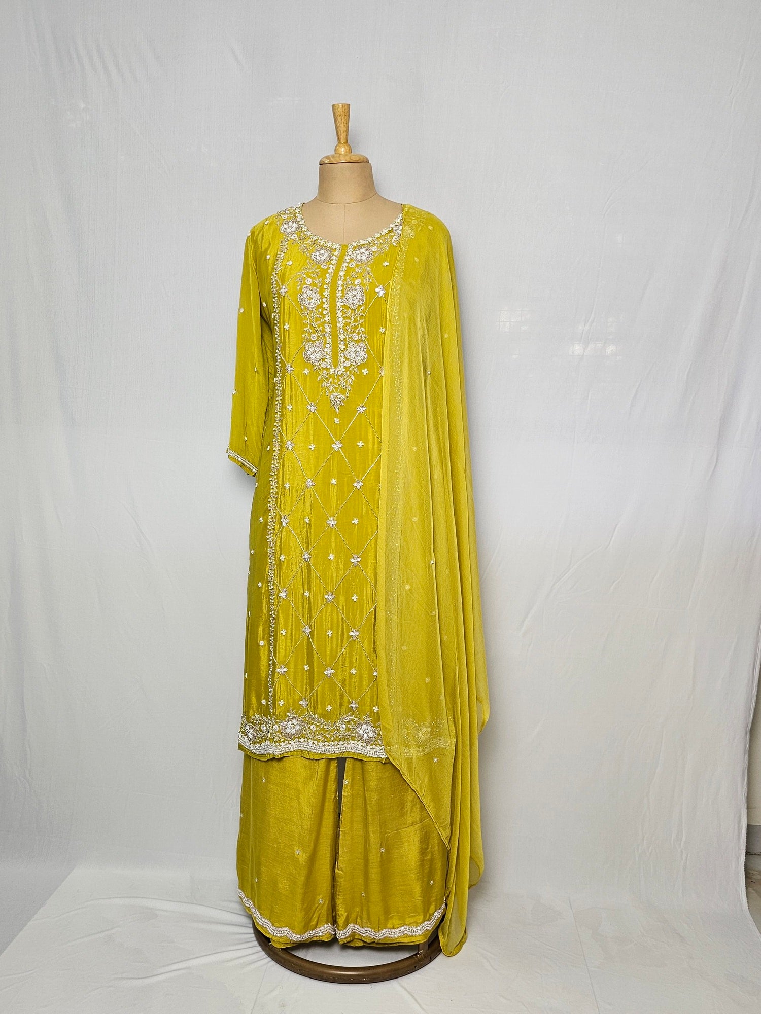 Chiffon Kurta Set with Cutdana & Pearl Handwork