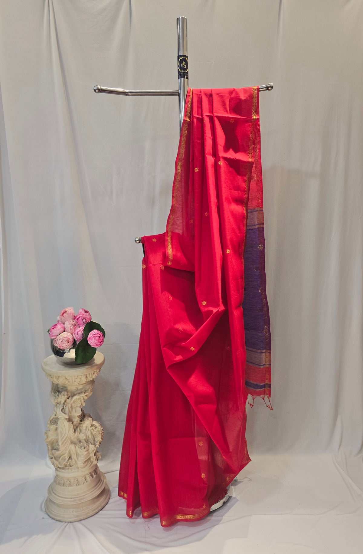 Red Cotton Maheshwari Saree with Star Flower Buti