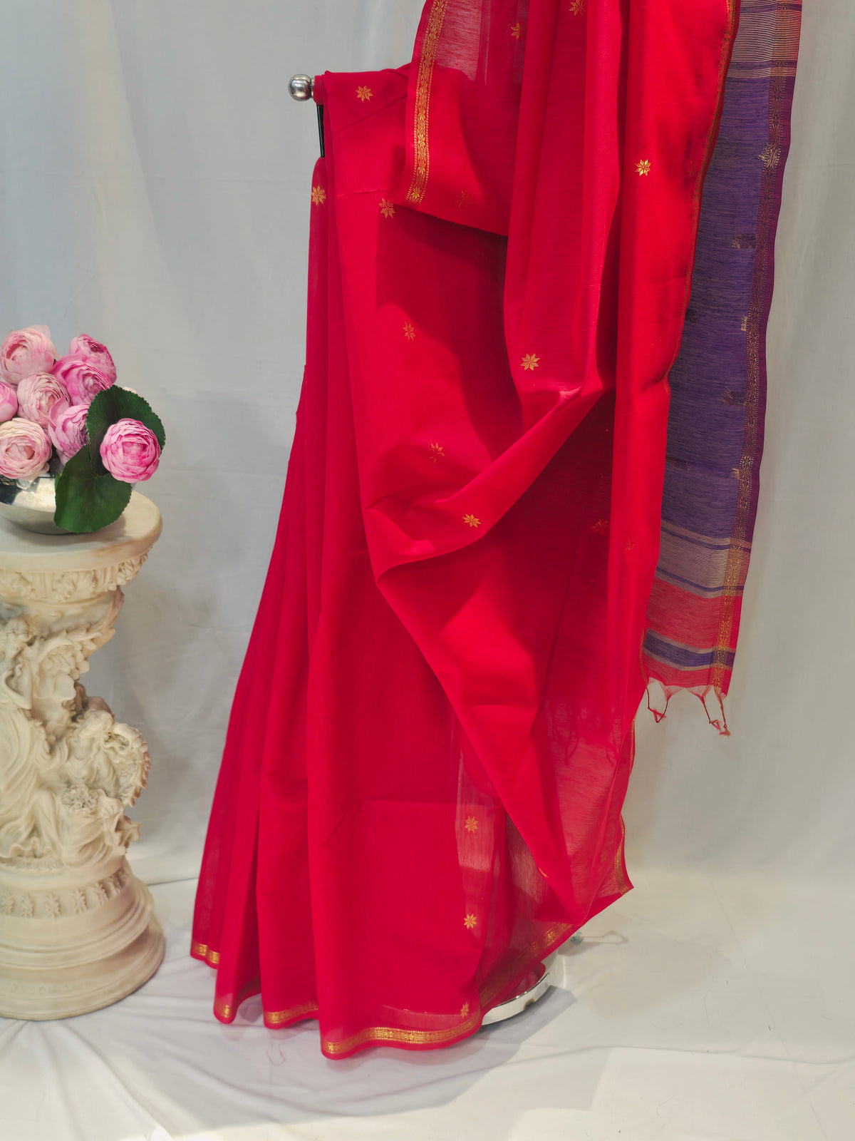 Red Cotton Maheshwari Saree with Star Flower Buti