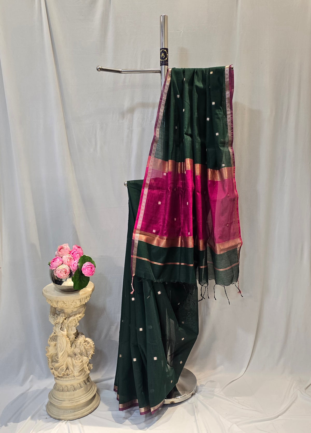 Bottle Green Cotton Maheshwari Saree with Star Flower Buti