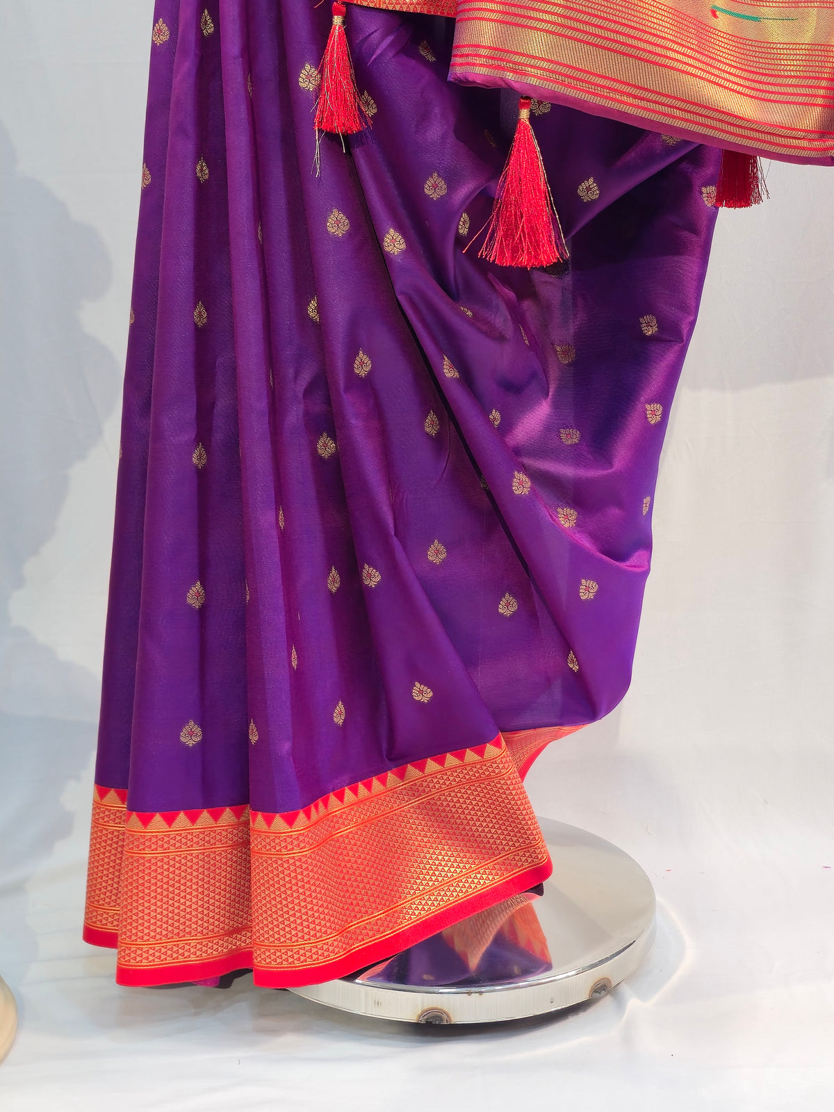 Purple Soft Silk Saree with Chatai Border & Leaf Butti