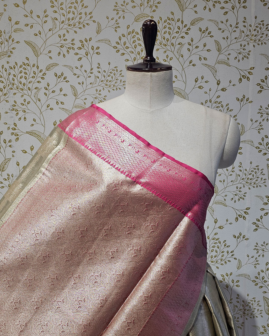 Tissue Kanjivaram Saree Light Gold Zari Lining & Designer Butti with Skirt Border