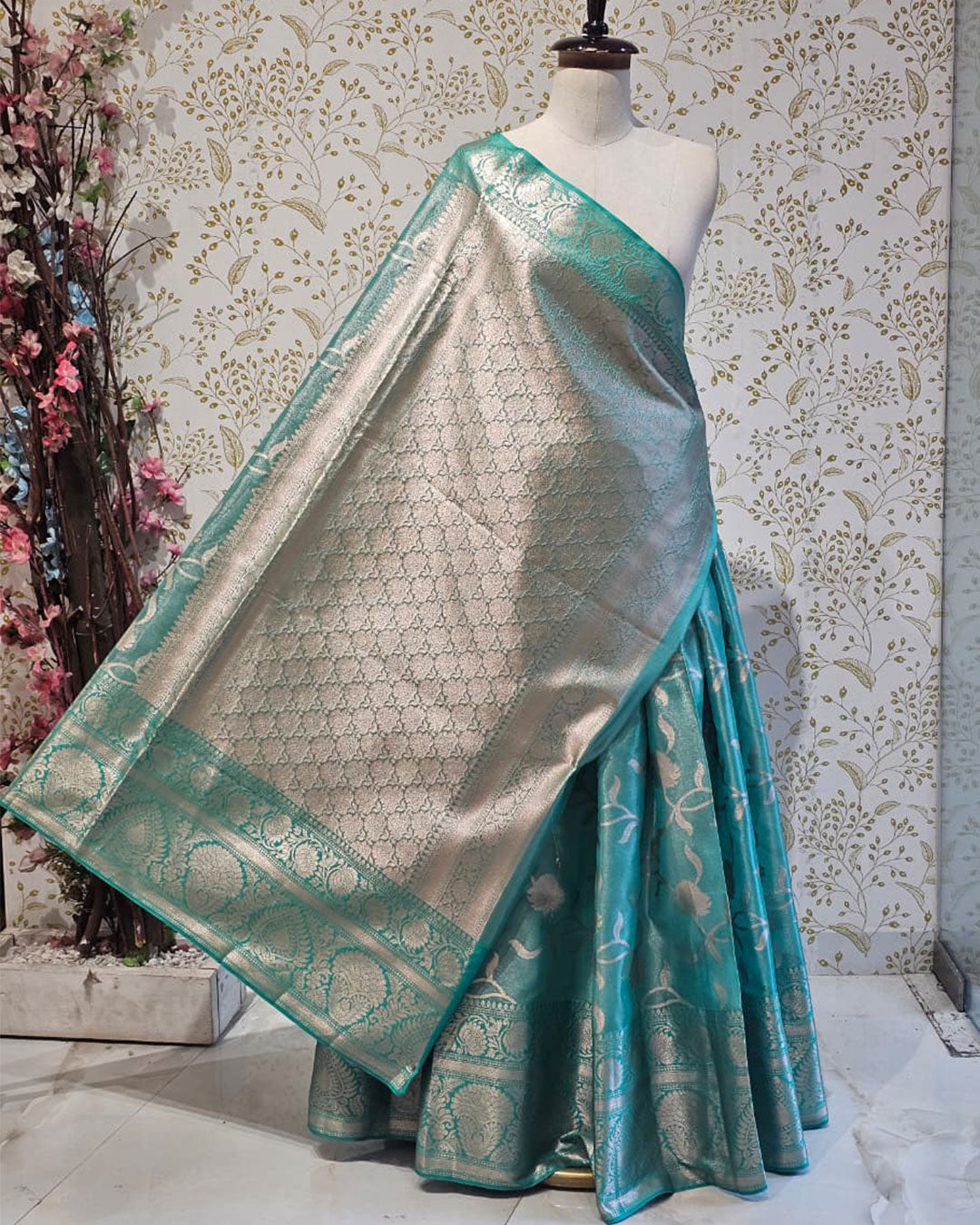 Banarasi Tissue Saree  Light Gold Designer Border with Floral Weave & Brocade Pallu