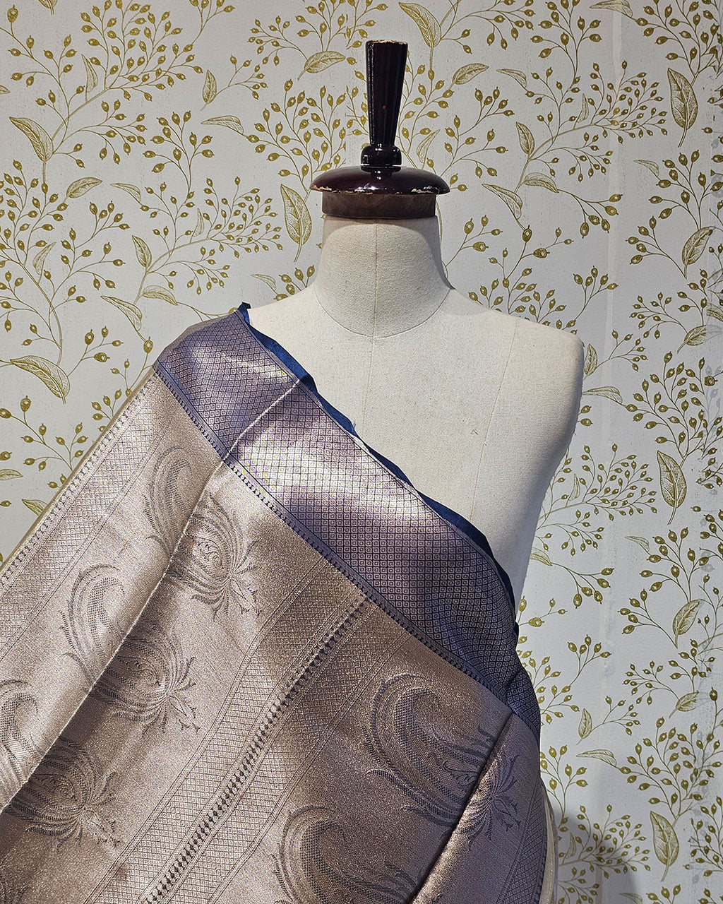 Tissue Kanjivaram Saree  Paisley Butti Border & Brocade Designer Pallu