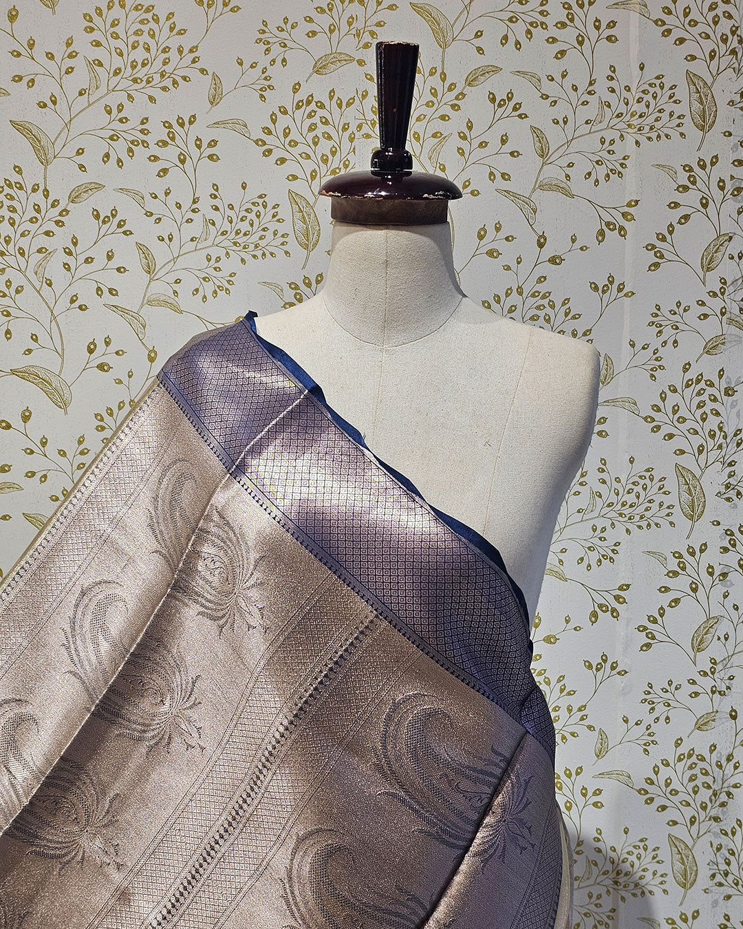 Tissue Kanjivaram Saree  Paisley Butti Border & Brocade Designer Pallu
