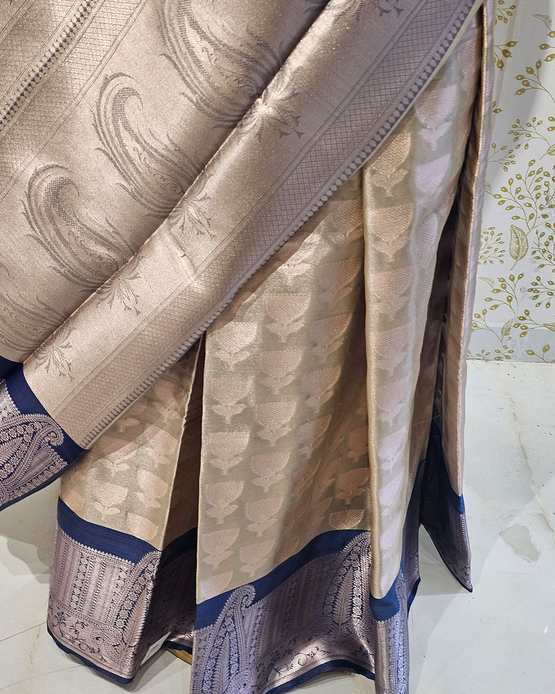 Tissue Kanjivaram Saree  Paisley Butti Border & Brocade Designer Pallu