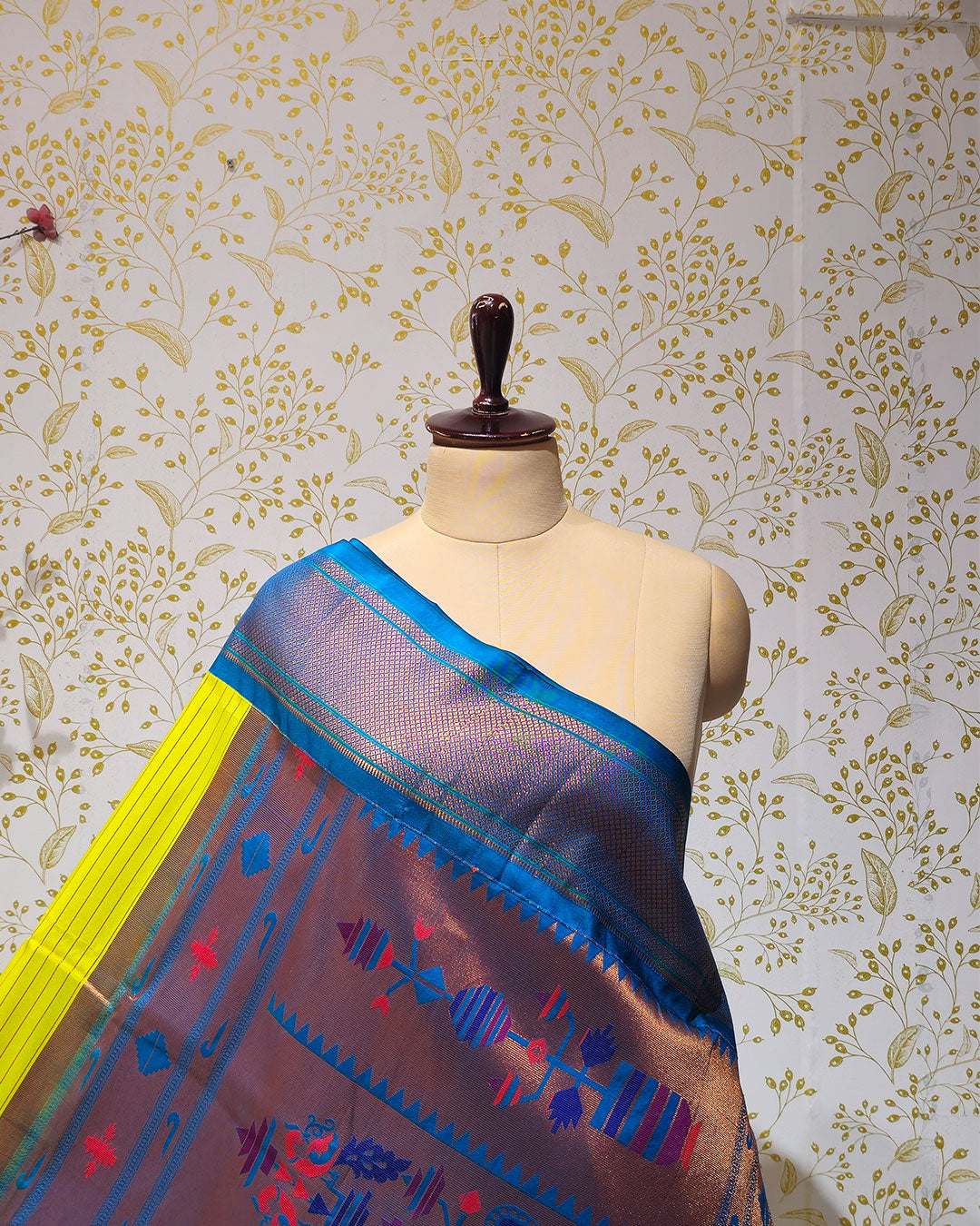Kadiyal Paithani Saree Soft Silk with Single Line Border & Tissue Peacock Pallu