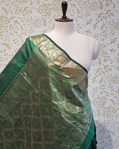 Kanjivaram Silk Saree  Light Gold Jari Butta Butti with 4-Inch Border & Brocade Pallu