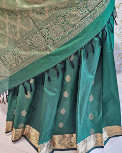 Kanjivaram Silk Saree  Light Gold Jari Butta Butti with 4-Inch Border & Brocade Pallu