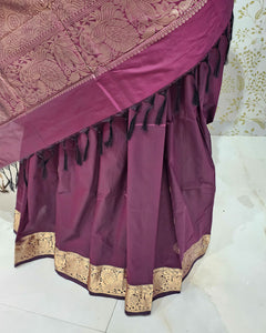 Kanjivaram Silk Saree  Light Gold Jari Butti with 4-Inch Border & Brocade Pallu