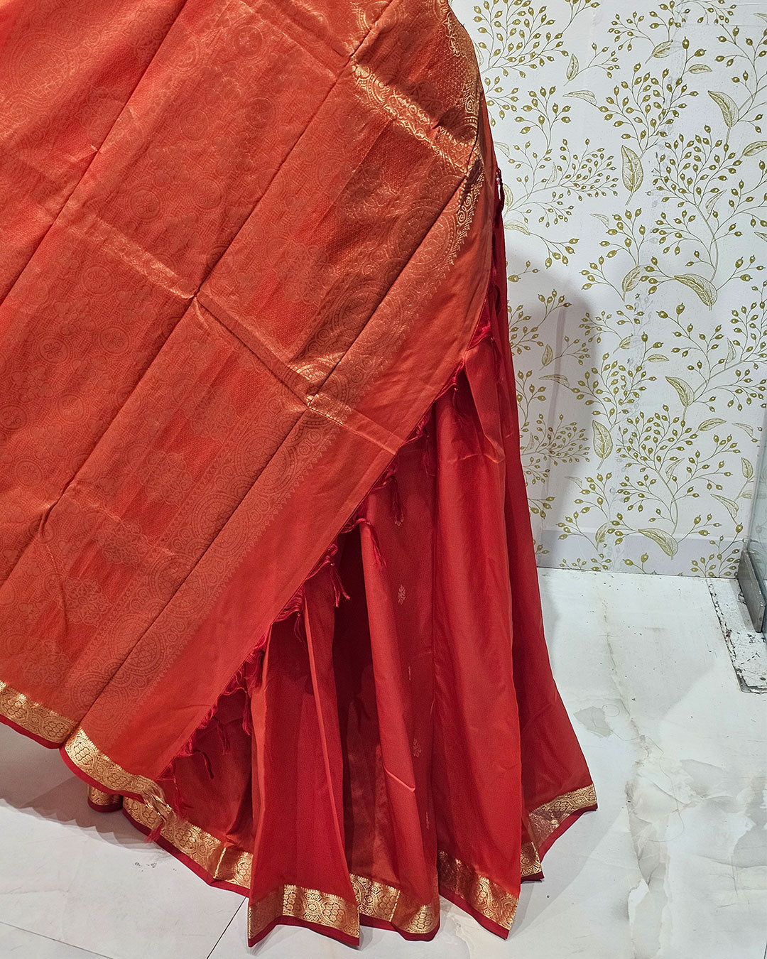 Kanjivaram Silk Saree  Light Gold Jari Butti with Small Border & Brocade Pallu