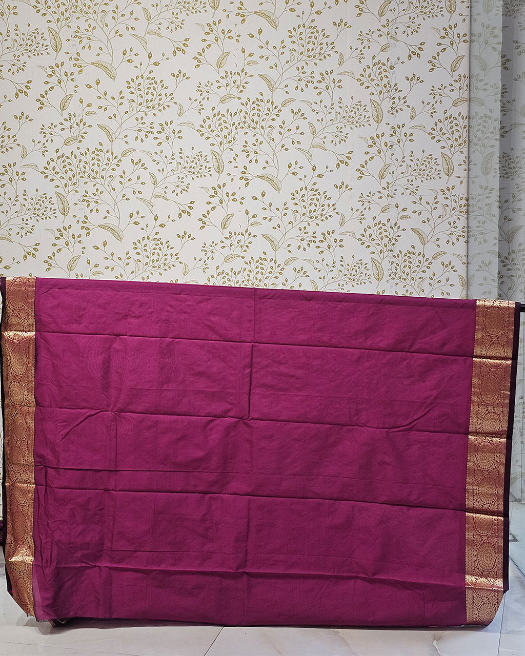 Kanjivaram Silk Saree  Light Gold Jari Butta Butti with 4-Inch Border & Brocade Pallu