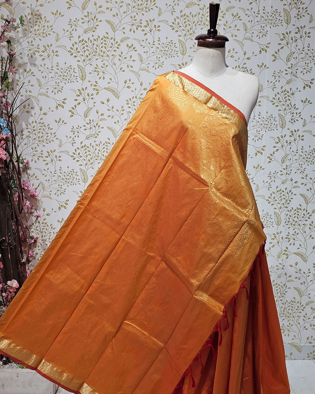 Kanjivaram Silk Saree  Light Gold Jari Butti with Small Border & Brocade Pallu