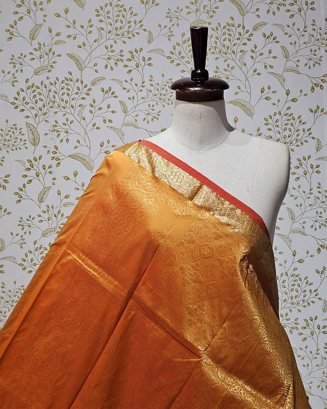 Kanjivaram Silk Saree  Light Gold Jari Butti with Small Border & Brocade Pallu
