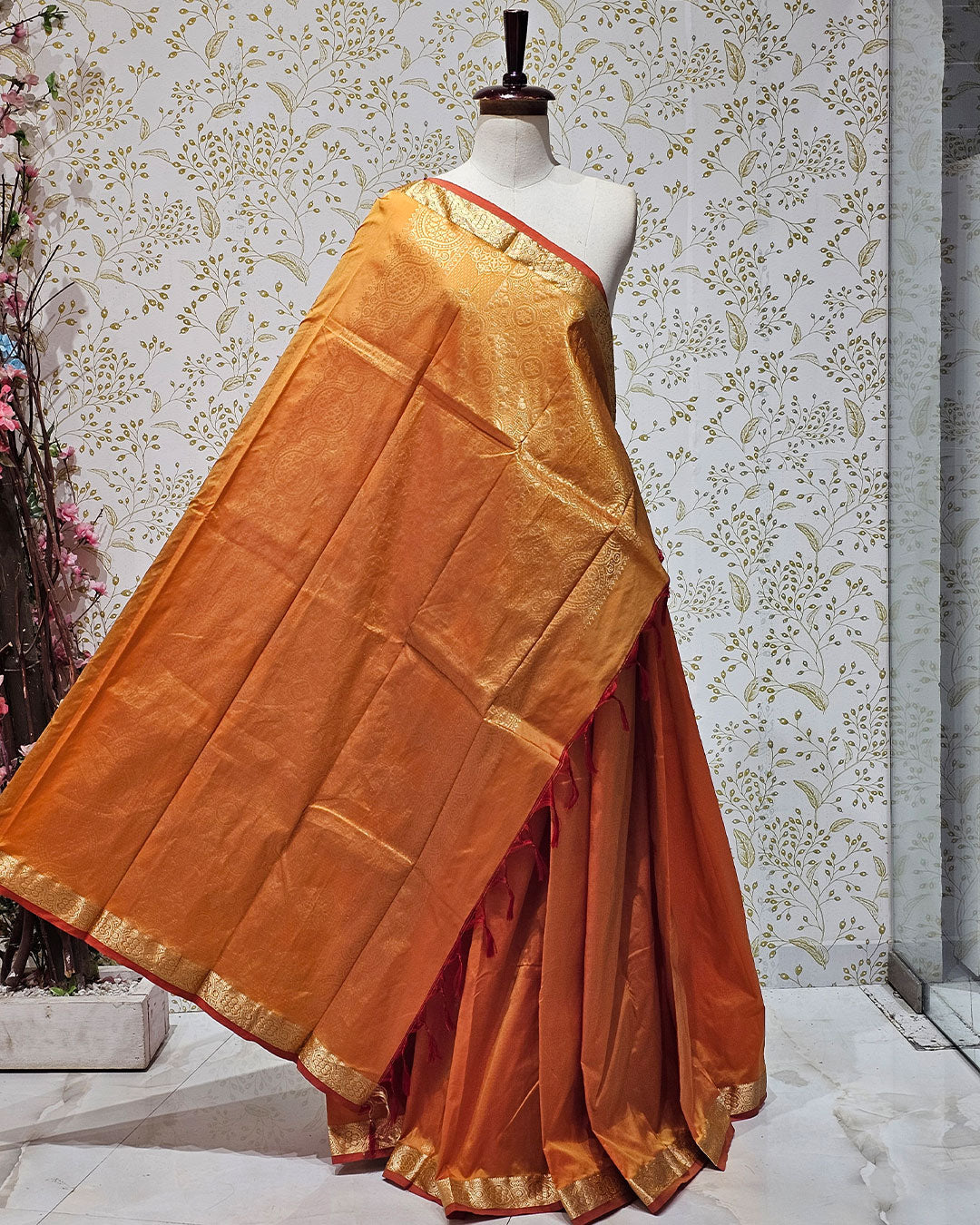 Kanjivaram Silk Saree  Light Gold Jari Butti with Small Border & Brocade Pallu