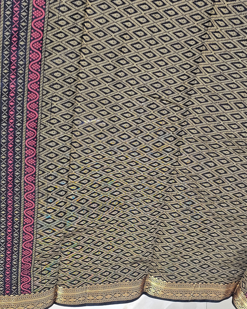Kanjivaram Silk Saree  Light Gold Jari Meena Butti with Small Border & Brocade Pallu