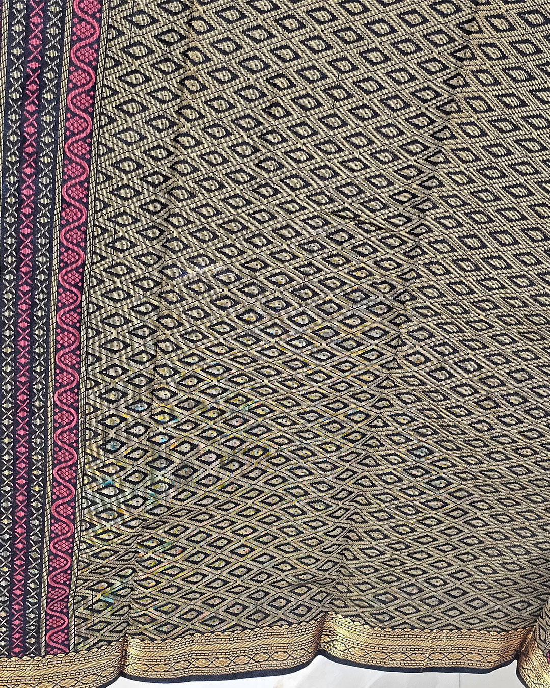 Kanjivaram Silk Saree  Light Gold Jari Meena Butti with Small Border & Brocade Pallu