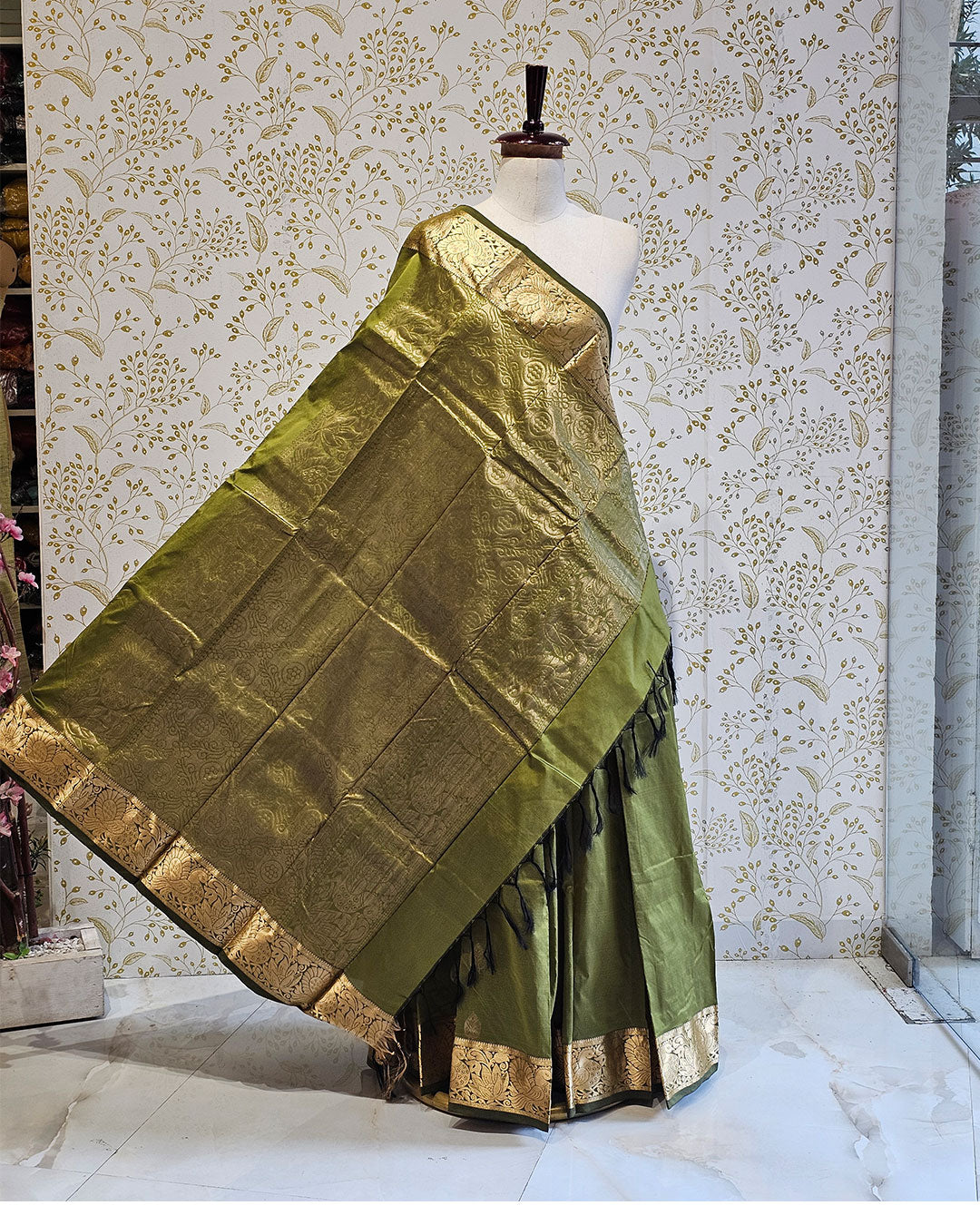 Kanjivaram Silk Saree  Light Gold Jari Butti with 4-Inch Border & Brocade Pallu