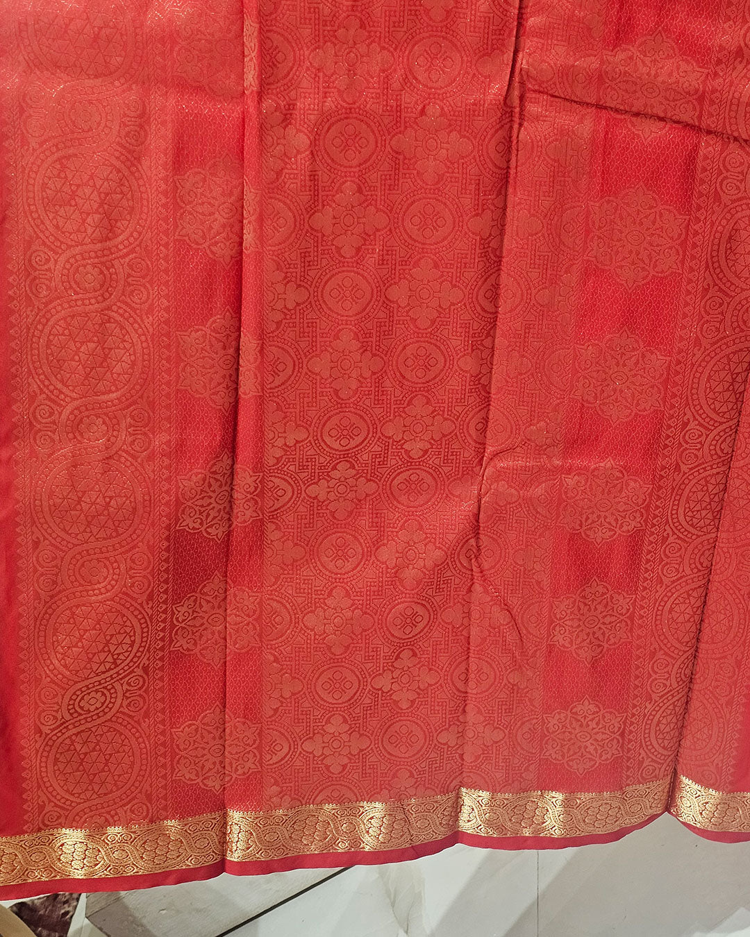 Kanjivaram Silk Saree  Light Gold Jari Butti with Small Border & Brocade Pallu