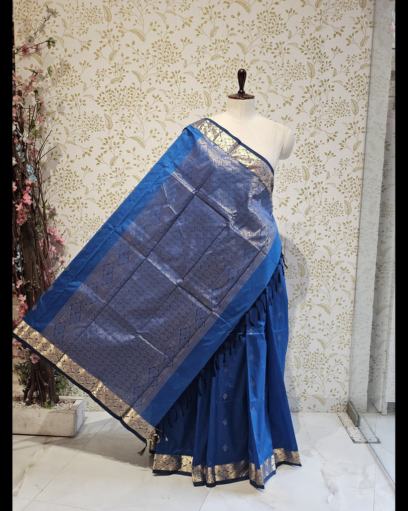 Kanjivaram Silk Saree  Light Gold Gulchadi Butti with Fancy Small Border & Brocade Pallu