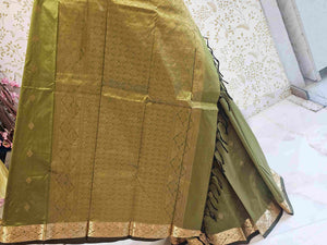 Kanjivaram Silk Saree  Light Gold Gulchadi Butti with Fancy Small Border & Brocade Pallu