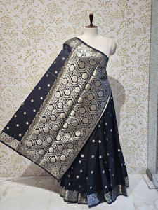 Banarasi Soft Silk Saree  Silver Floral Border & Designer Pallu