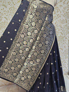 Banarasi Soft Silk Saree  Silver Floral Border & Designer Pallu