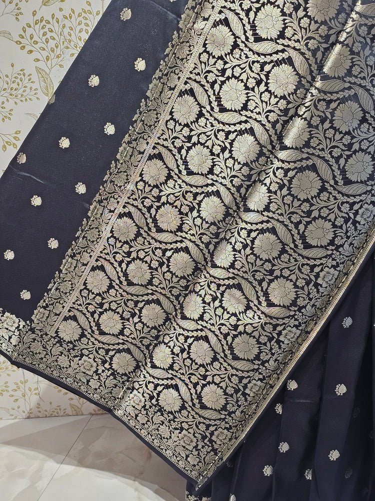 Banarasi Soft Silk Saree  Silver Floral Border & Designer Pallu
