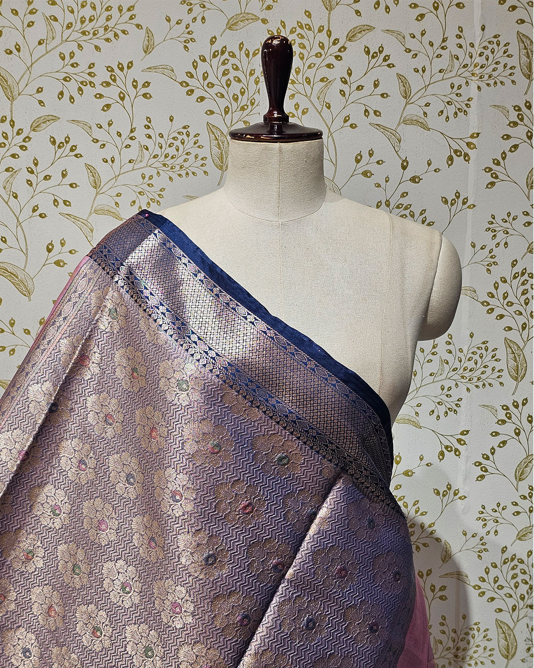 Tissue Kanjivaram Saree Floral Jaal Body with Skirt Border & Brocade Pallu