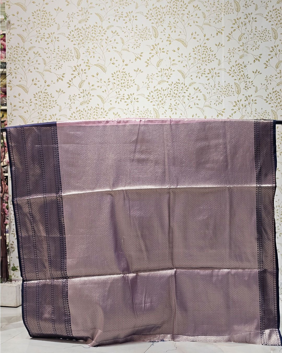 Tissue Kanjivaram Saree Floral Jaal Body with Skirt Border & Brocade Pallu