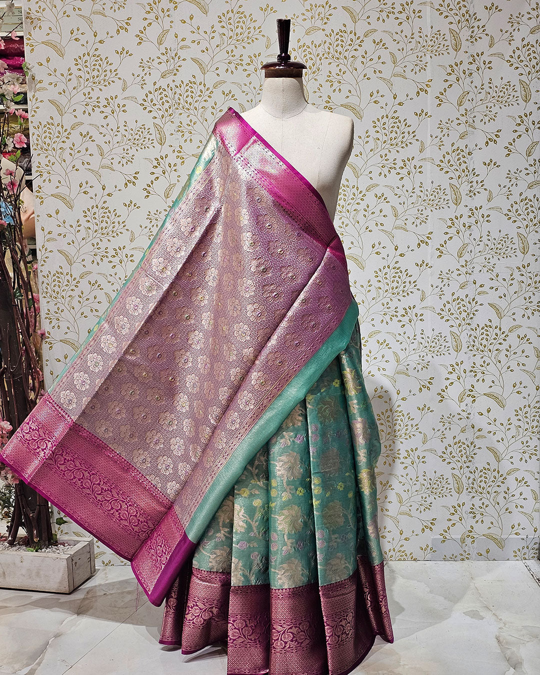 Tissue Kanjivaram Saree Floral Jaal Body with Skirt Border & Brocade Pallu