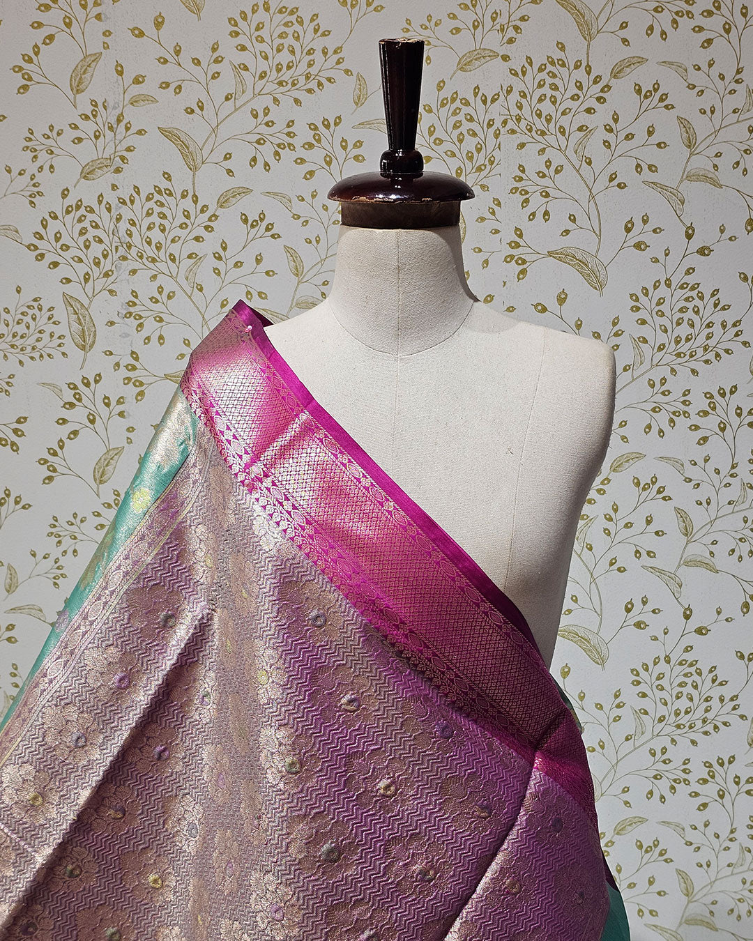 Tissue Kanjivaram Saree Floral Jaal Body with Skirt Border & Brocade Pallu