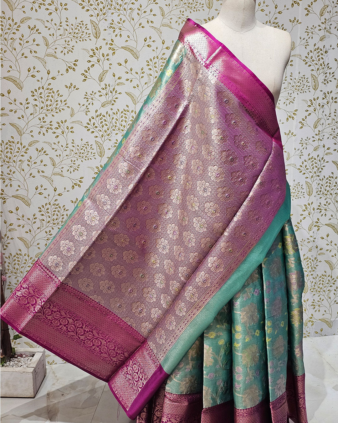 Tissue Kanjivaram Saree Floral Jaal Body with Skirt Border & Brocade Pallu